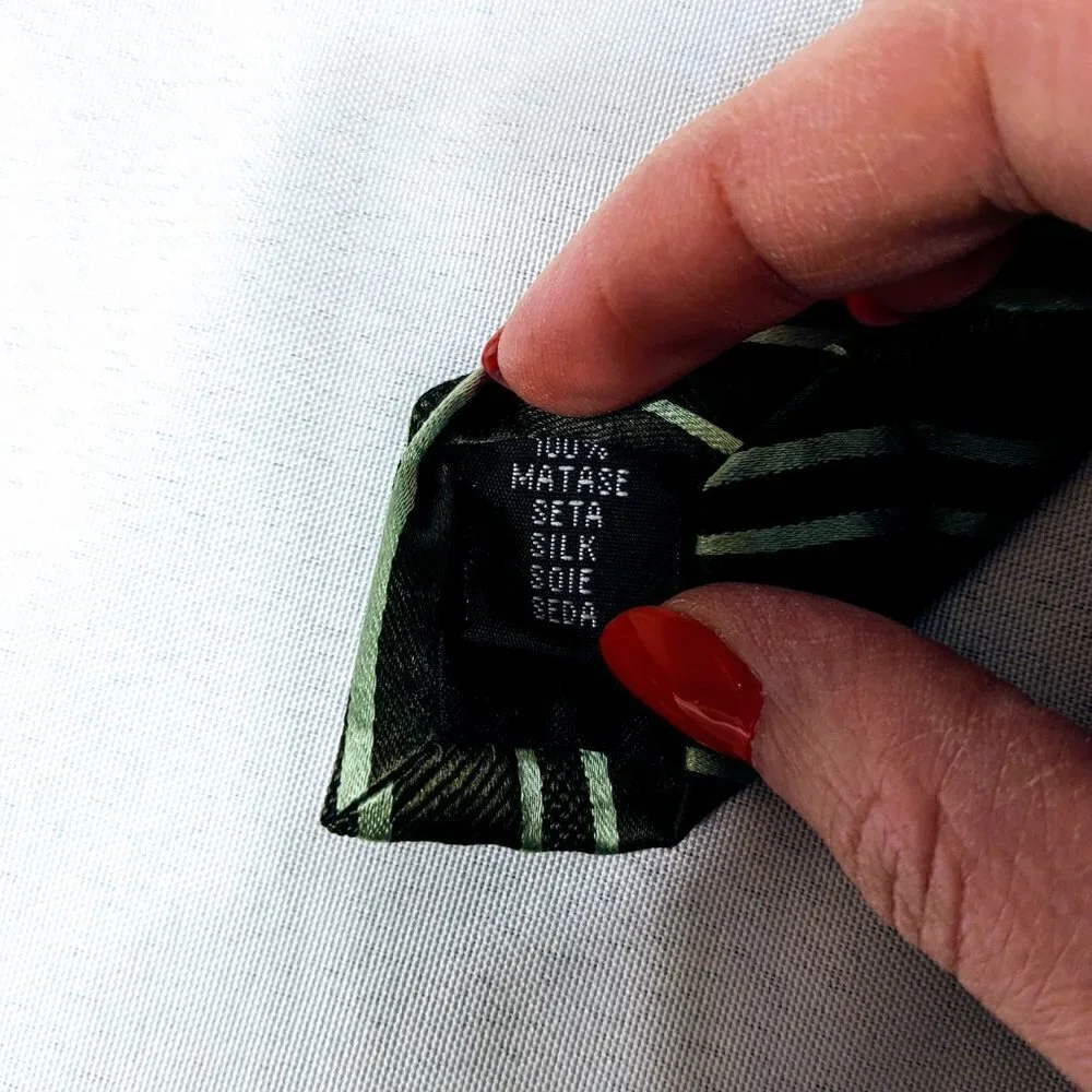Y & G Men's Charcoal & Green 100% Silk Tie